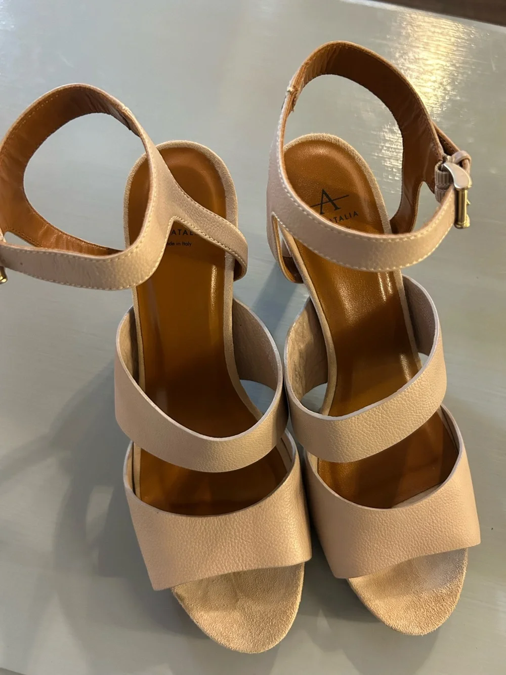 Aquatalia Women’s Basha Soft Tumbled Leather Heels Taupe Ankle Strap Shoes 9